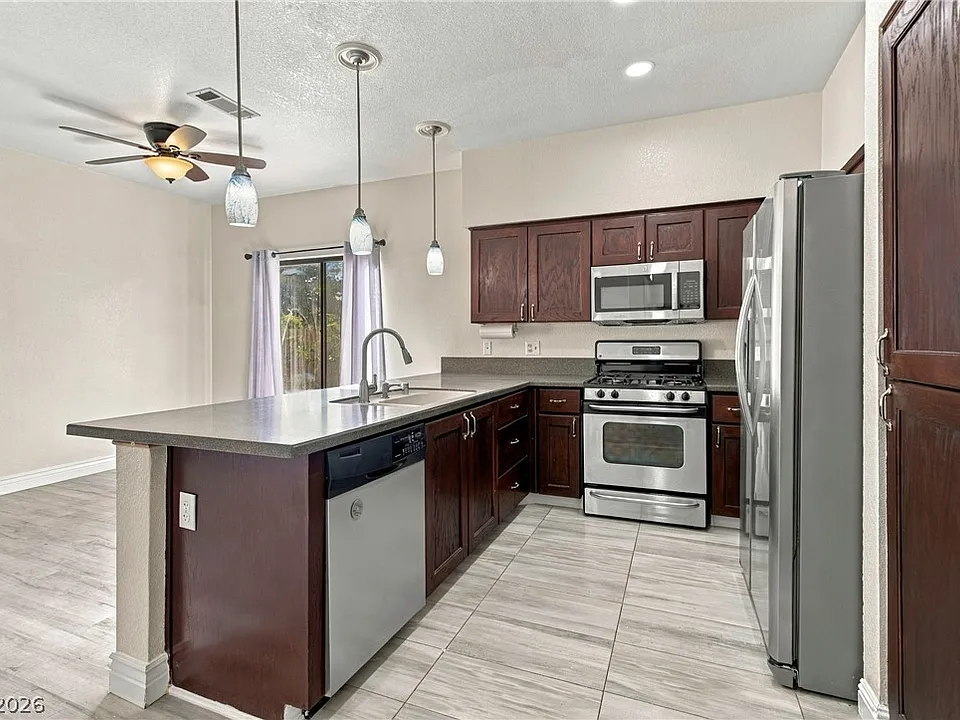 2304 Chatfield Dr