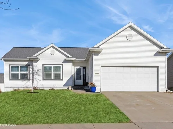 1308 Stratton Dr NE, Cedar Rapids, IA 52402