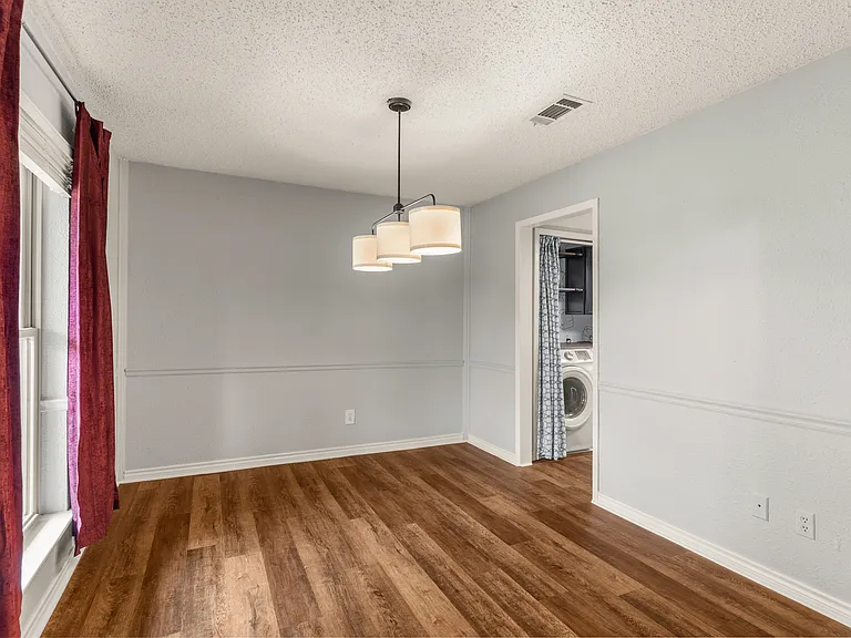 2609 Charter Oak Dr — Photo 5