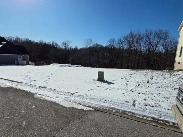 197 Millsop Dr, Weirton, WV 26062