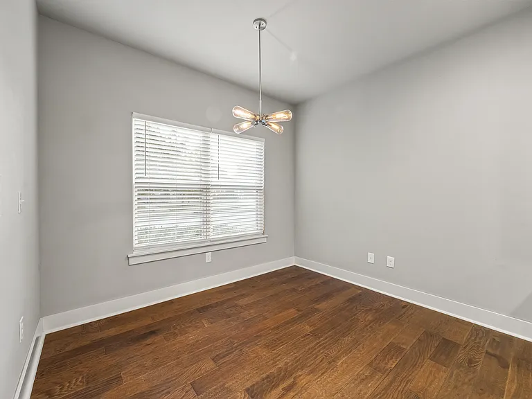 910 W Cato Springs Rd — Photo 9