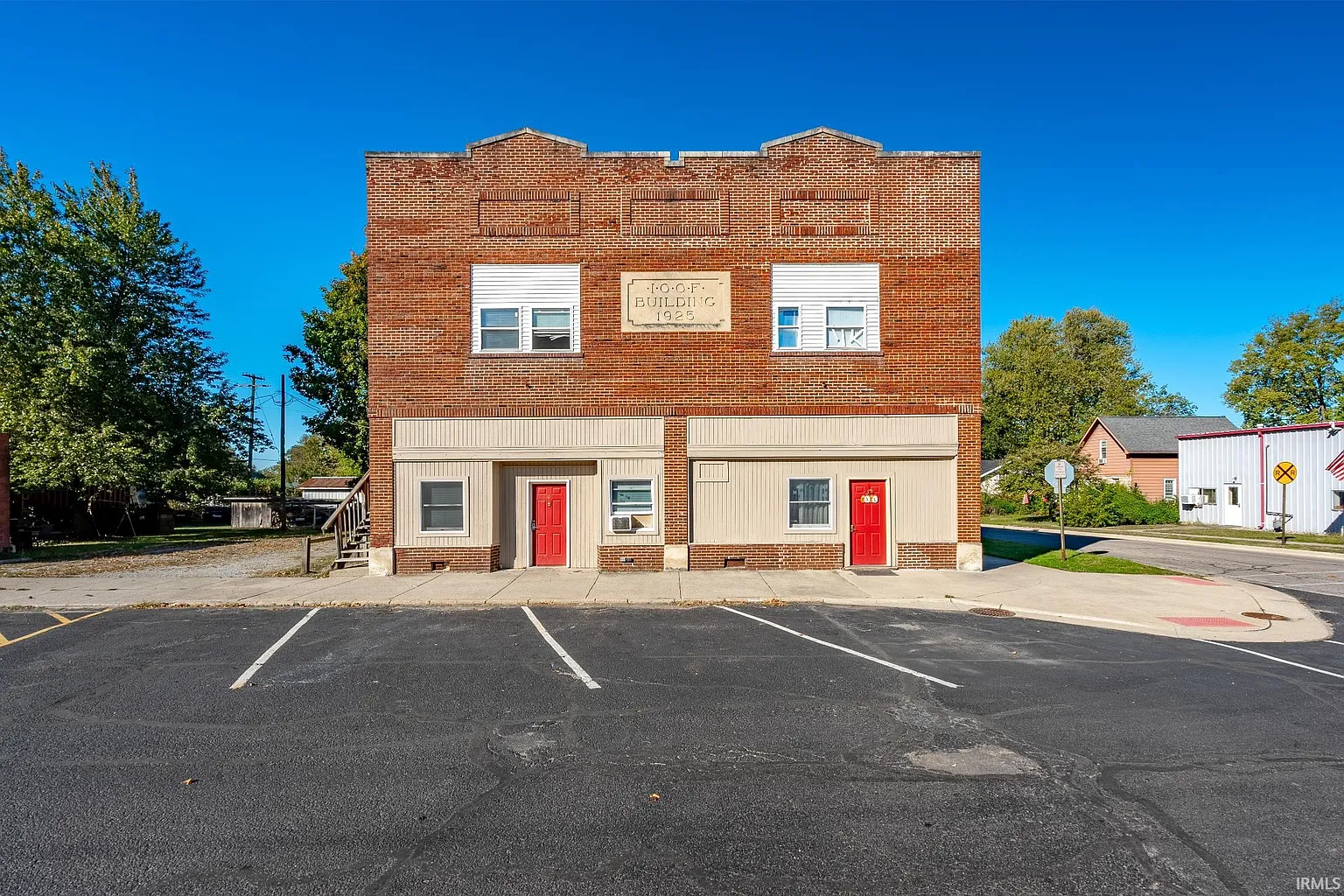 102 S Main St photo 1