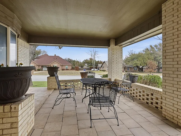 3716 Sweetbriar Ln — Photo 4