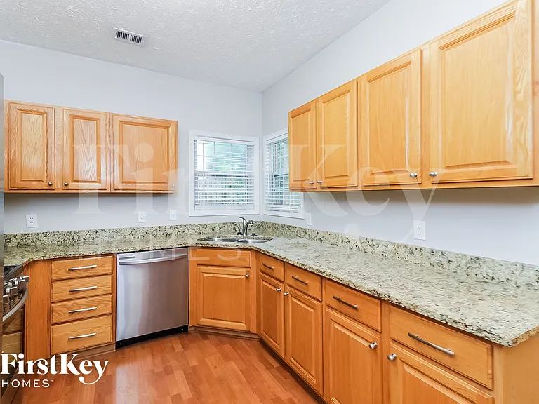115 Weatherstone Dr — Photo 6