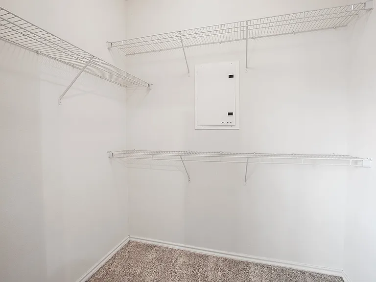 Town Square Apartments — Photo 18