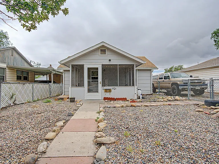 1803 Grand Ave — Photo 2