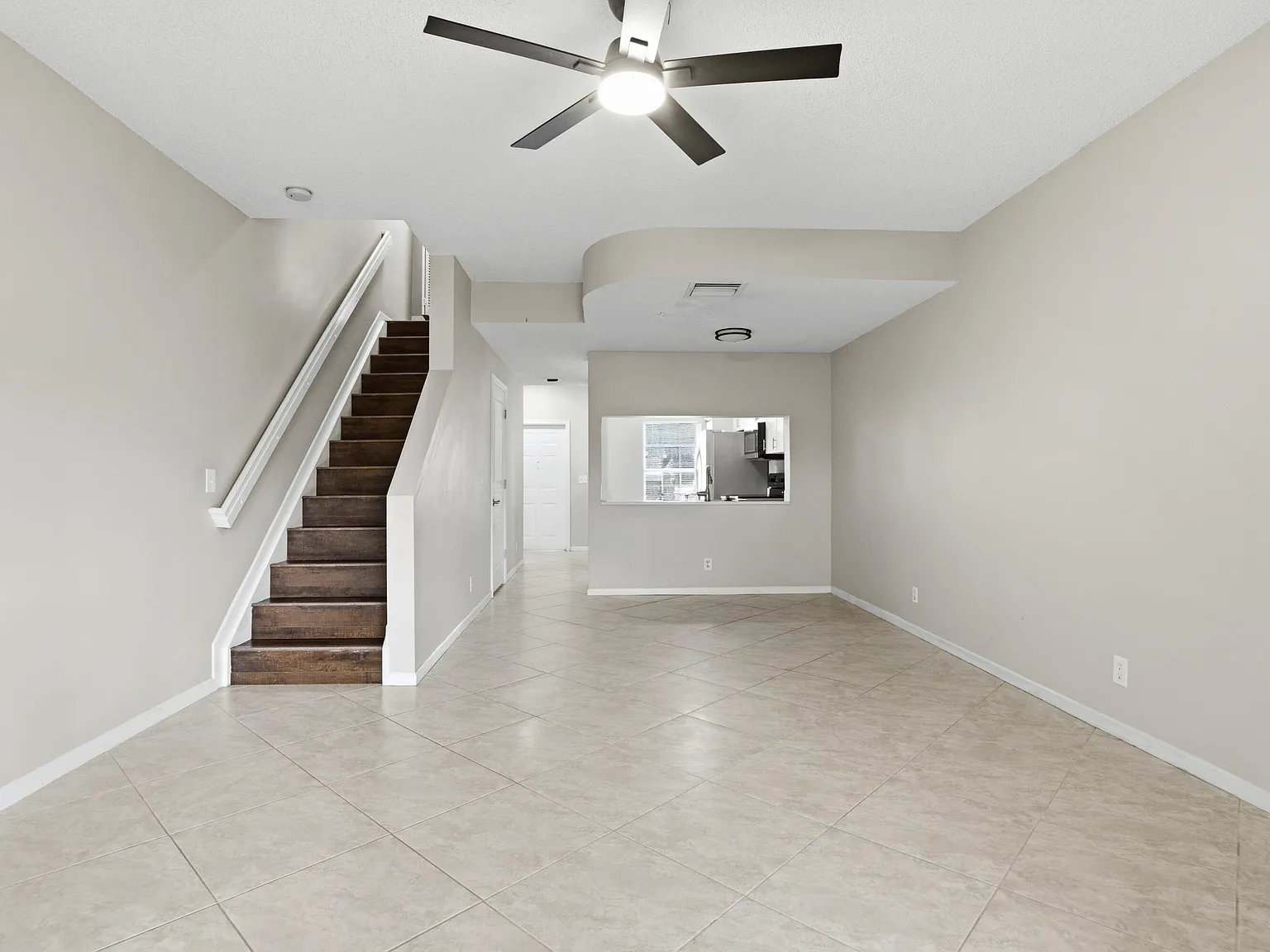 2 bed, 1.5 bath, 1110 sqft, $2,300 — Photo 4