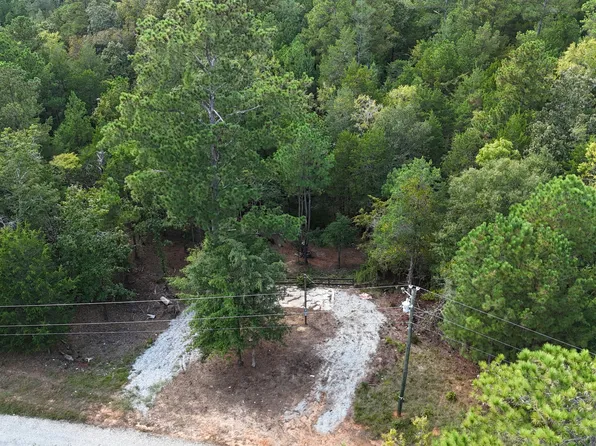 2811 Lazy River Dr, Elberton, GA 30635