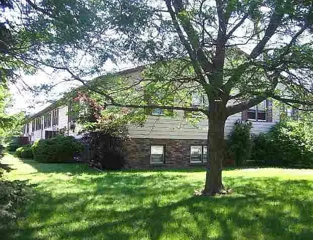 103 Parkview Cir #1 — Photo 2