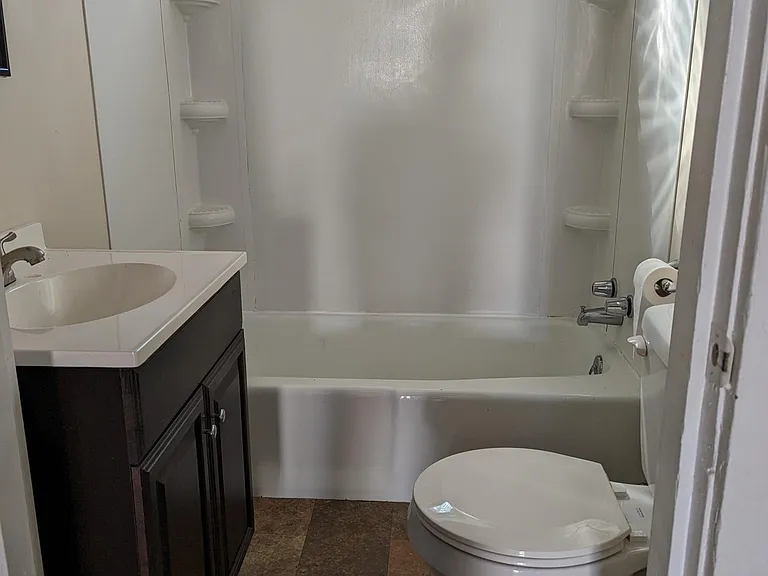 1110 McCall Ln SE — Photo 5