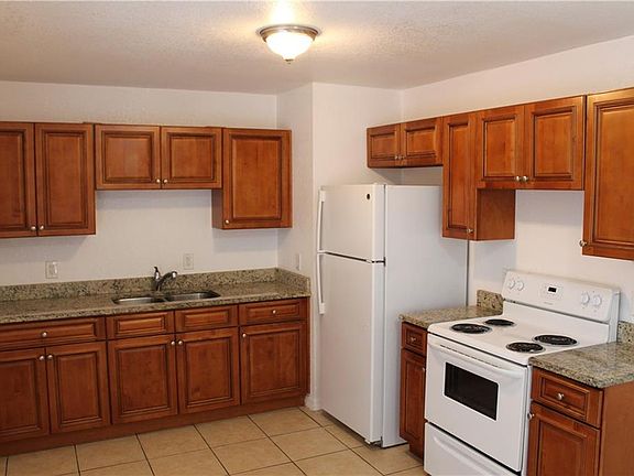 4th image of 10415 N Boulevard St