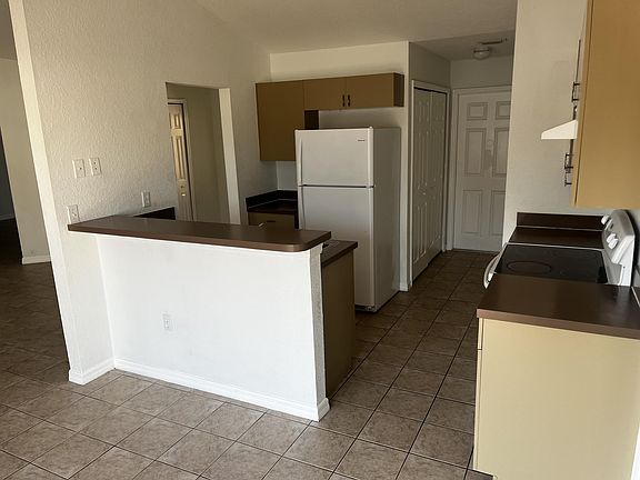 4th image of 404 Danube Dr