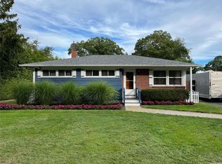 25 Old Neck Rd, Center Moriches, NY 11934