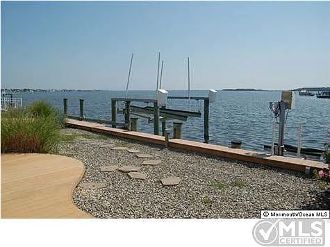 1889 Lookout Dr photo 1