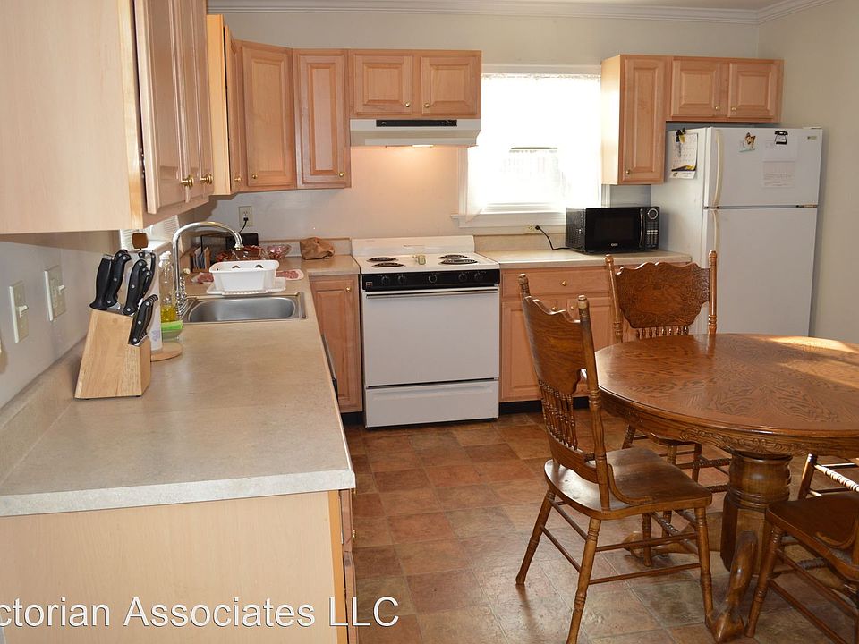2nd image of 92 South St APT 4