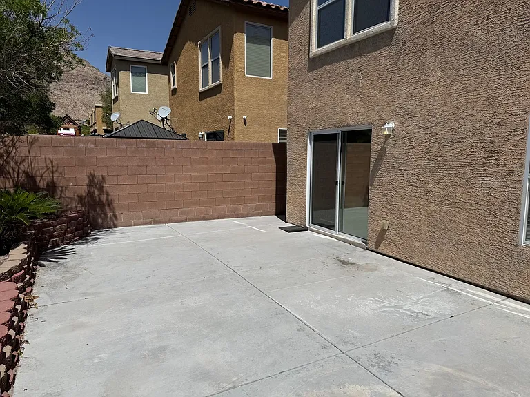 10039 Mystic Lake Ave — Photo 25