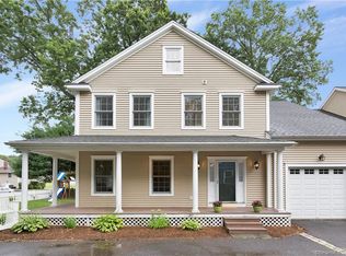 95 Woodcrest Rd #95, Fairfield, CT 06824