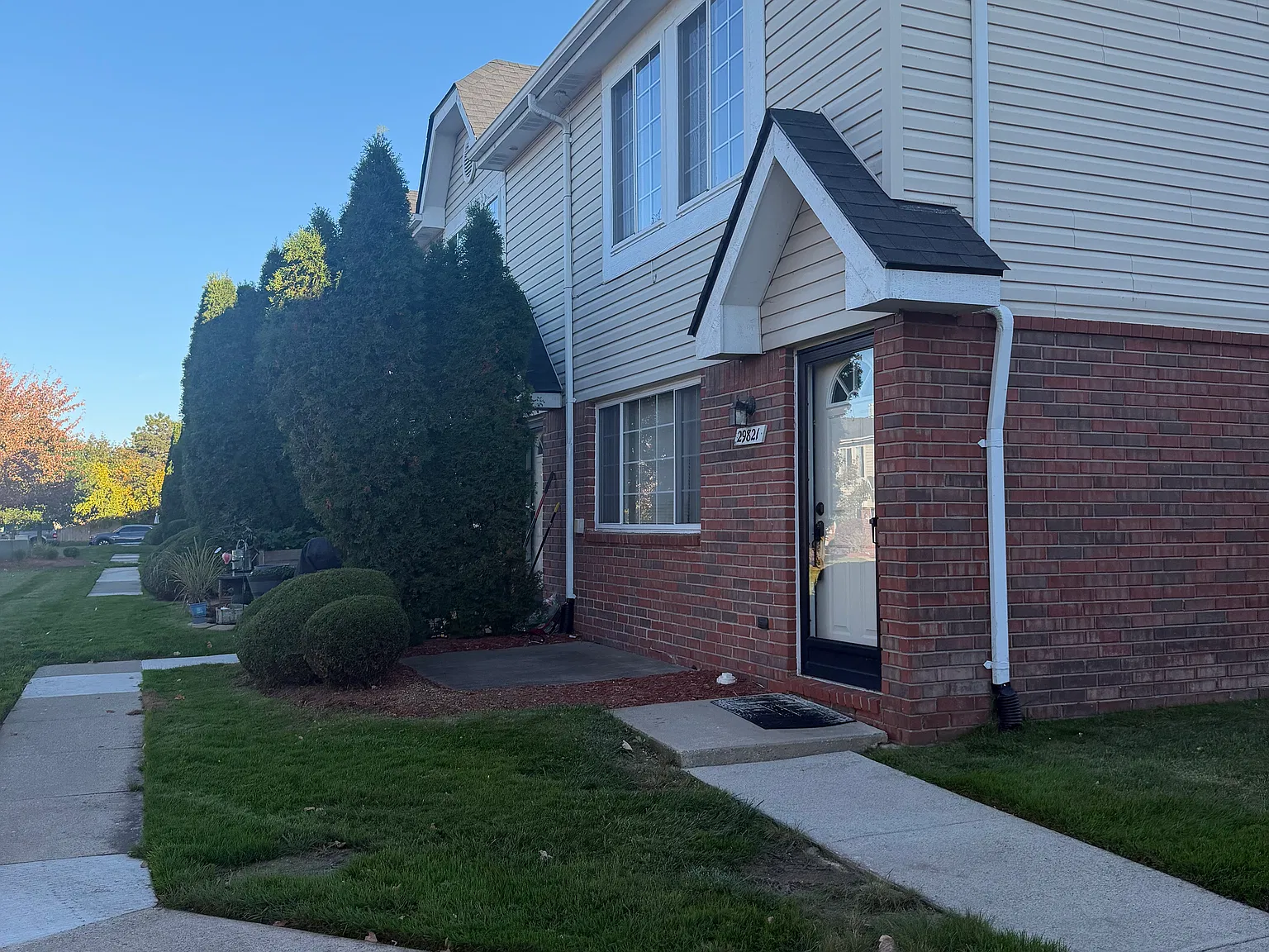 2 bed, 1120 sqft, $1,600 — Photo 1