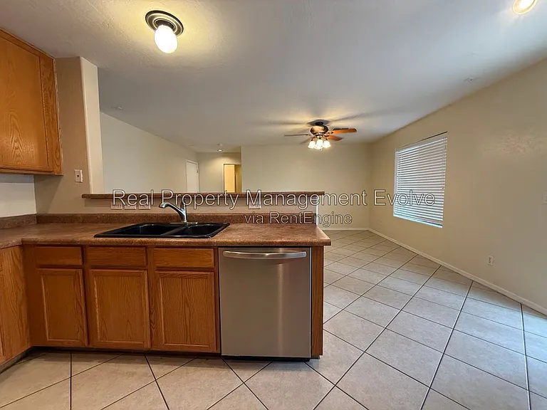 25824 W Burgess Ln — Photo 11