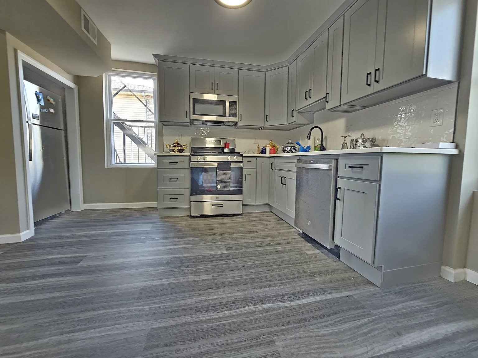 2 bed, $2,200 — Photo 2
