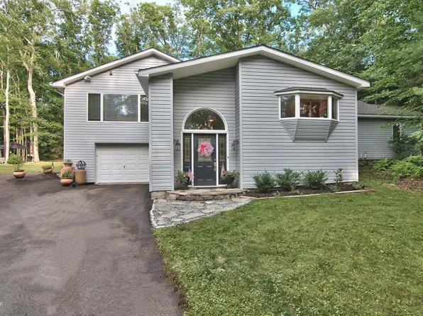 118 S Fairview Rd, Tafton, PA 18464