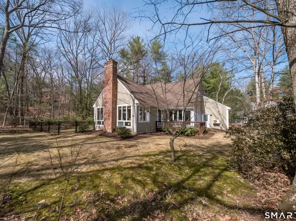 1 Newberry Court, Farmington, CT 06032