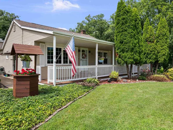 9110 Knoxville Rd, Milan, IL 61264