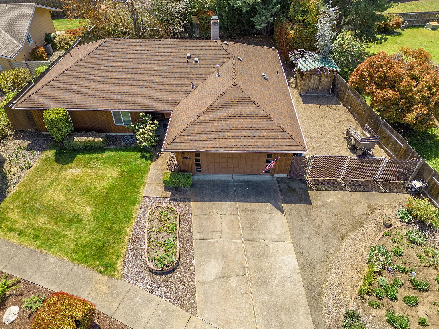 2432 Amaryllis St photo 1