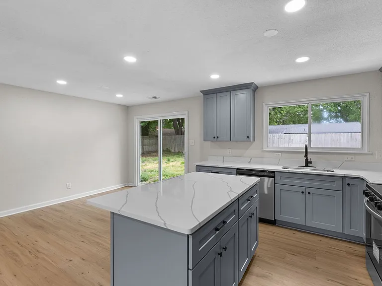 412 Lineberry Rd — Photo 8