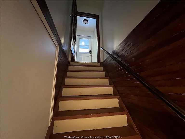 41 Alexandra Ave SW #BACK — Photo 5
