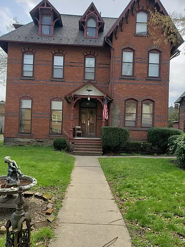 741 W 4th St Photo 1