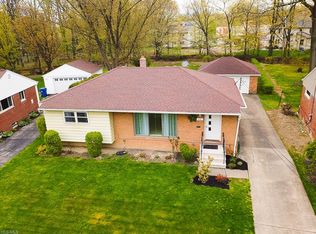 541 Woodlane Dr, Bay Village, OH