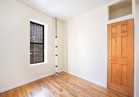 2nd image of 141 Edgecombe Ave #13