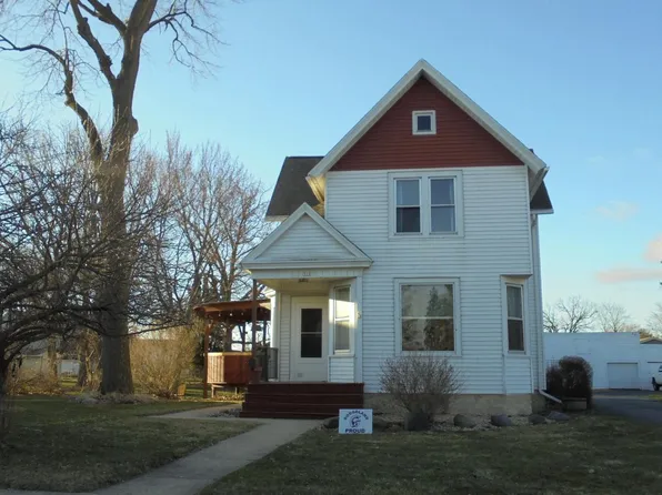 312 East Center Street, Juneau, WI 53039