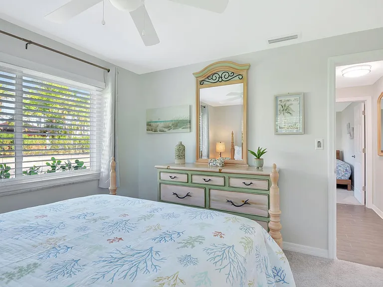 5845 Riverside Ln — Photo 16