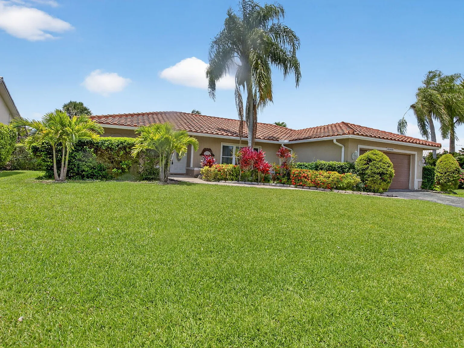 3 bed, 2.5 bath, 1767 sqft, $5,500 — Photo 2