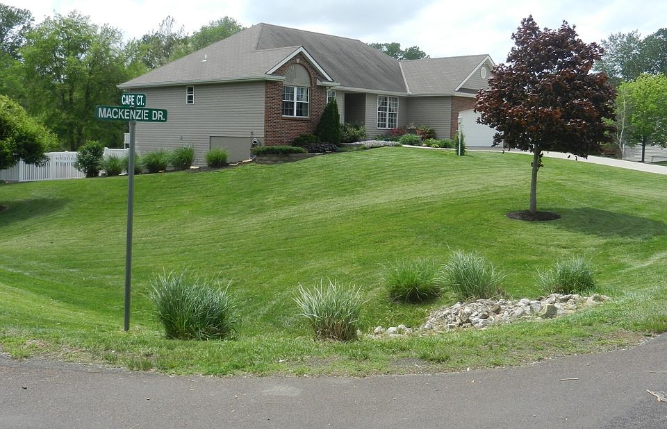 1st image of 8 Mackenzie Dr