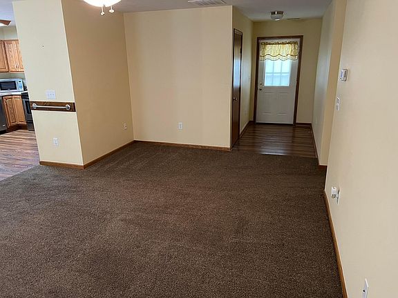 4th image of 590 Euclid Ave