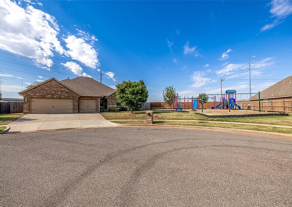 1st image of 4829 SW Granite Dr