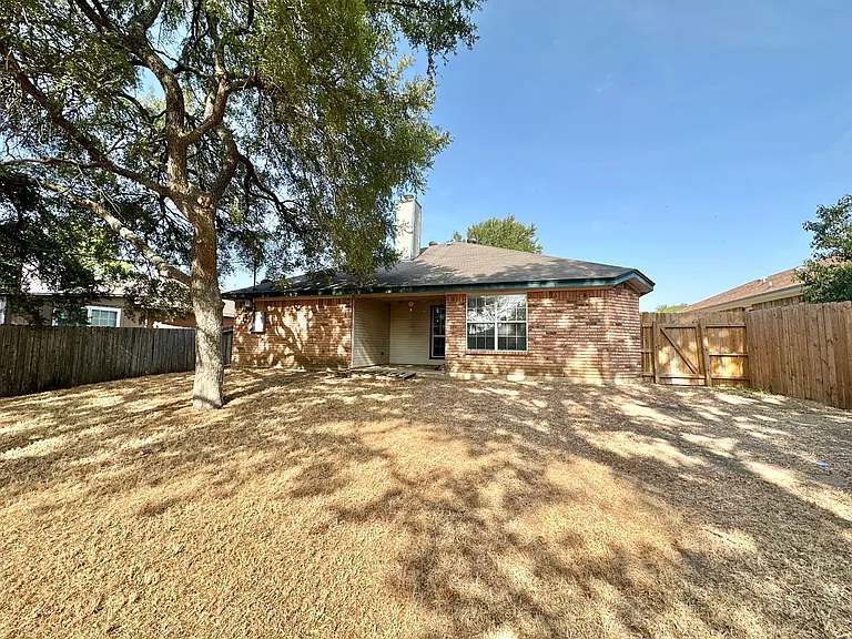 2208 Jay Dr — Photo 25