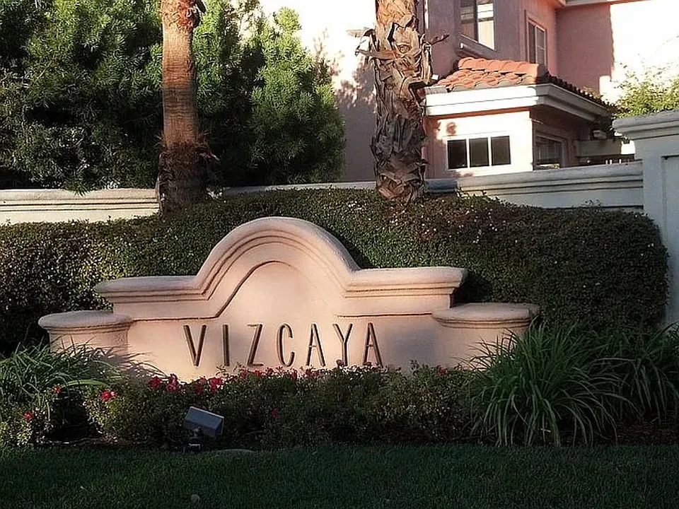 2120 Vizcaya Way