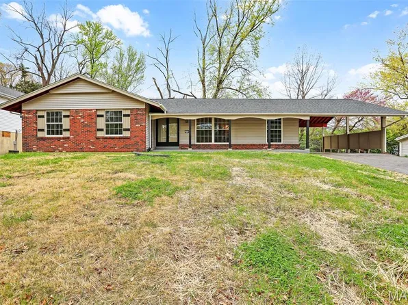 12146 Lake Constance Dr, Saint Louis, MO 63146