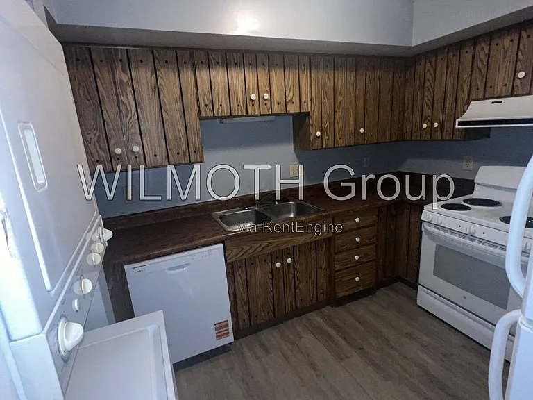 1310 Millerwood Dr #3 — Photo 5