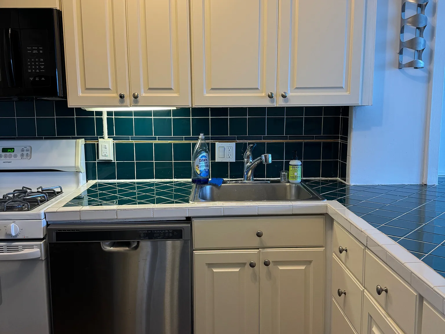 1330 New Hampshire Ave NW — Photo 3