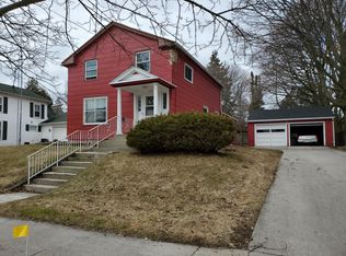 518 N 5th St, Manitowoc, WI 54220