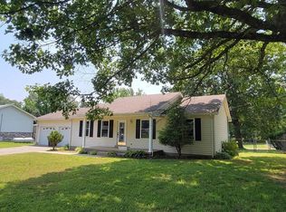 215 Windsor Pl, Brandenburg, KY 40108