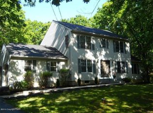 303 Upper Ridge Dr, Effort, PA 18330