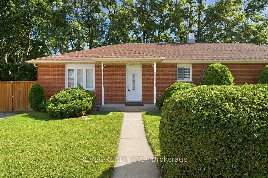 3 bed, $2,200 — Photo 2