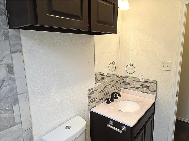 1600 Hollow Tree Blvd — Photo 29