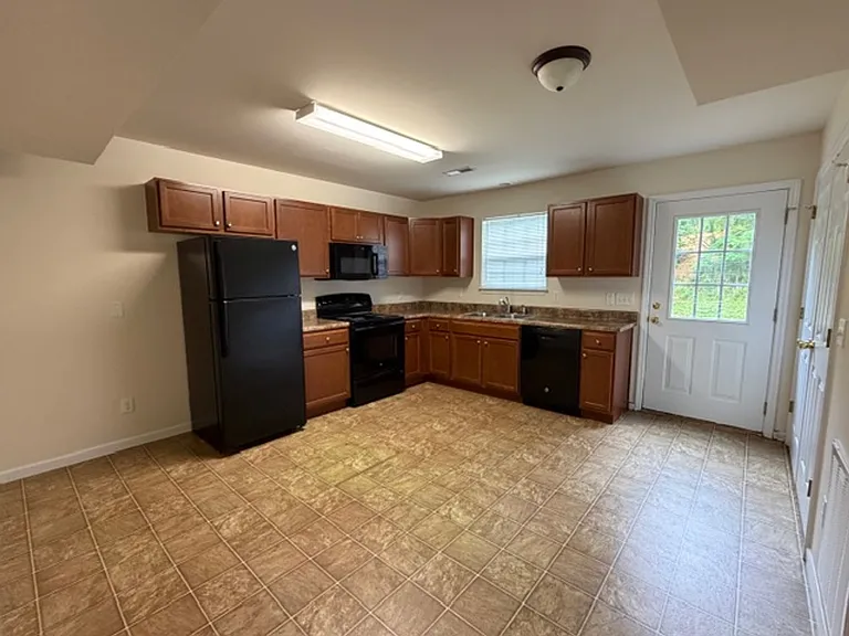 1553 13th St SE — Photo 4